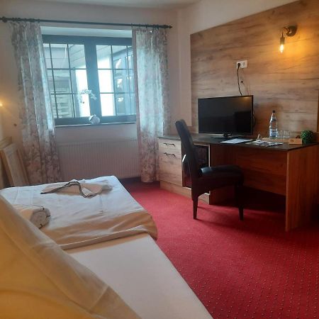Hotel Haus Krone Bexbach Exterior photo